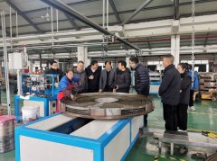 正在工智能海潮中 