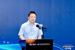 <b>出力培育青少年的创制力、力、处理问题能力及</b> 